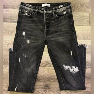 Black distressed skinny jeans